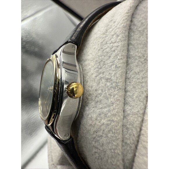 Vtg Timex Ladies Oval Watch: Black face,Black Leather Band Gold/Silver Tone Case - Picture 5 of 12